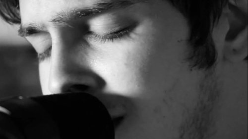 Josh Kumra – What We Might Find feat. Mahalia (Video)