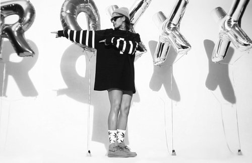 RoxXxan – Too Fucking Facety (Video)