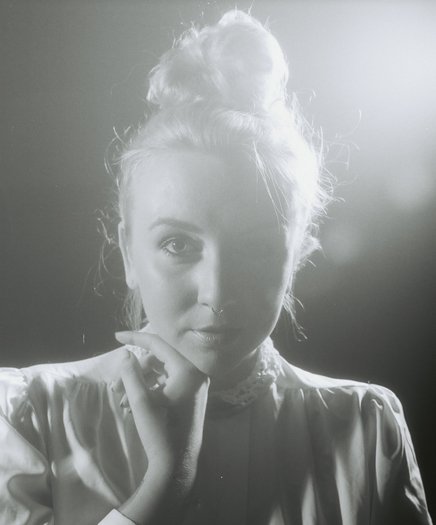 Lili K – Curtain Call (Video)