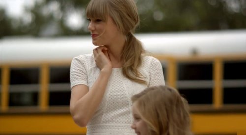 Taylor Swift – Everything Has Changed ft. Ed Sheeran (Video)