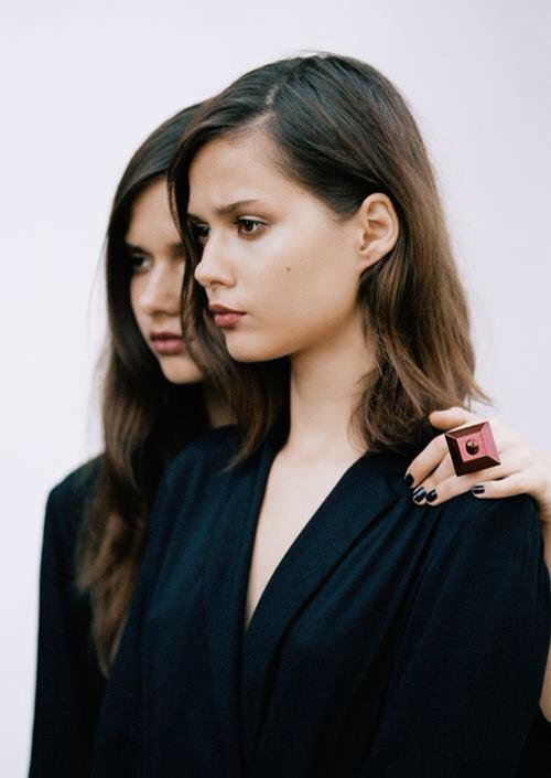 Bloom Twins – Fahrenheit (Video)