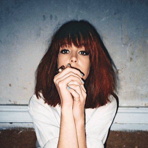 Laura Welsh – Here For You (Acoustic Video)