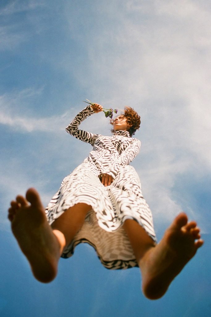 Daniela Andrade – Puddles (Video)