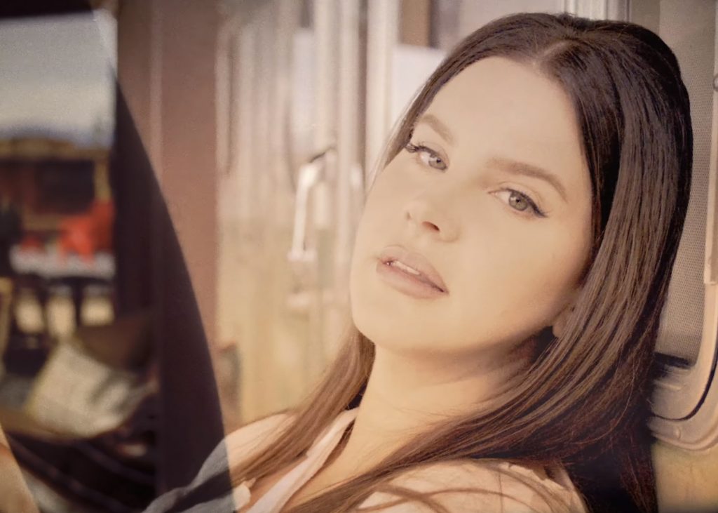 Lana Del Rey – White Dress (Video)